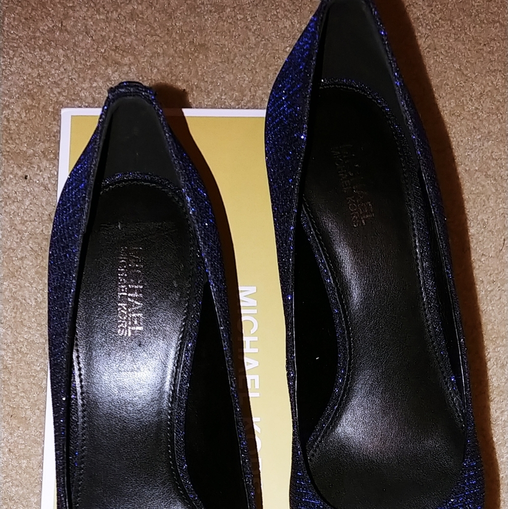 MICHAEL Michael Kors MK Flex Kitten Heel Pumps - Picture 3 of 4